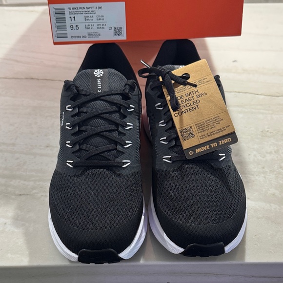 Nike Black and White Athletic Sneakers - Picture 1 of 2